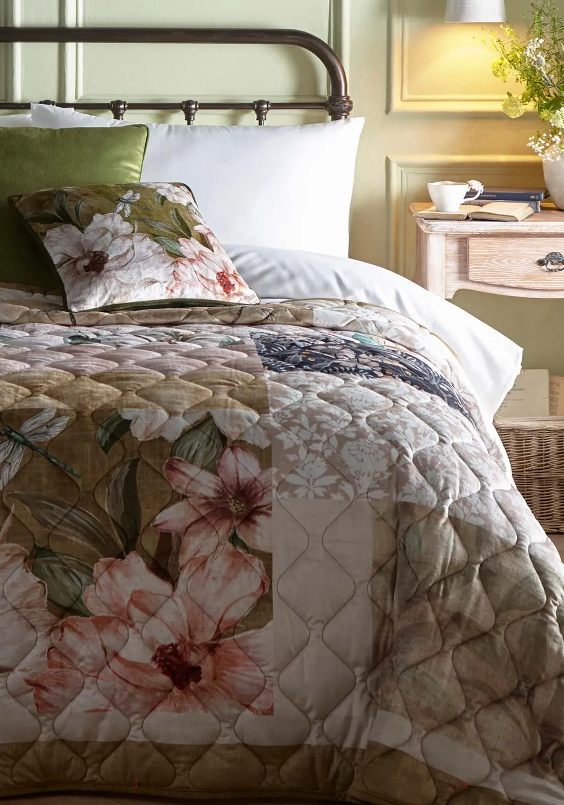 Edith Bedspread