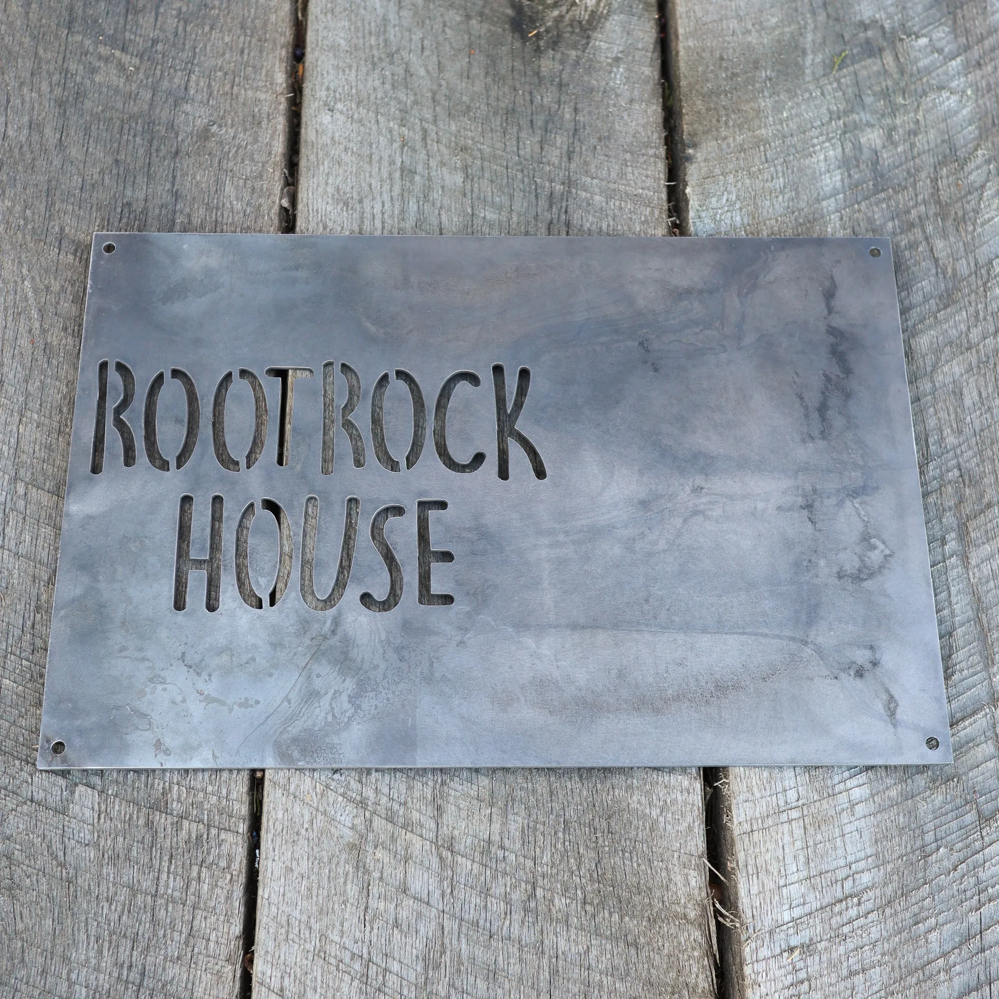 Modern Metal House Plaque - Minimalist Family Name Home Sign